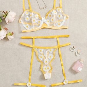 Daisy Yellow Lingerie Set 💛